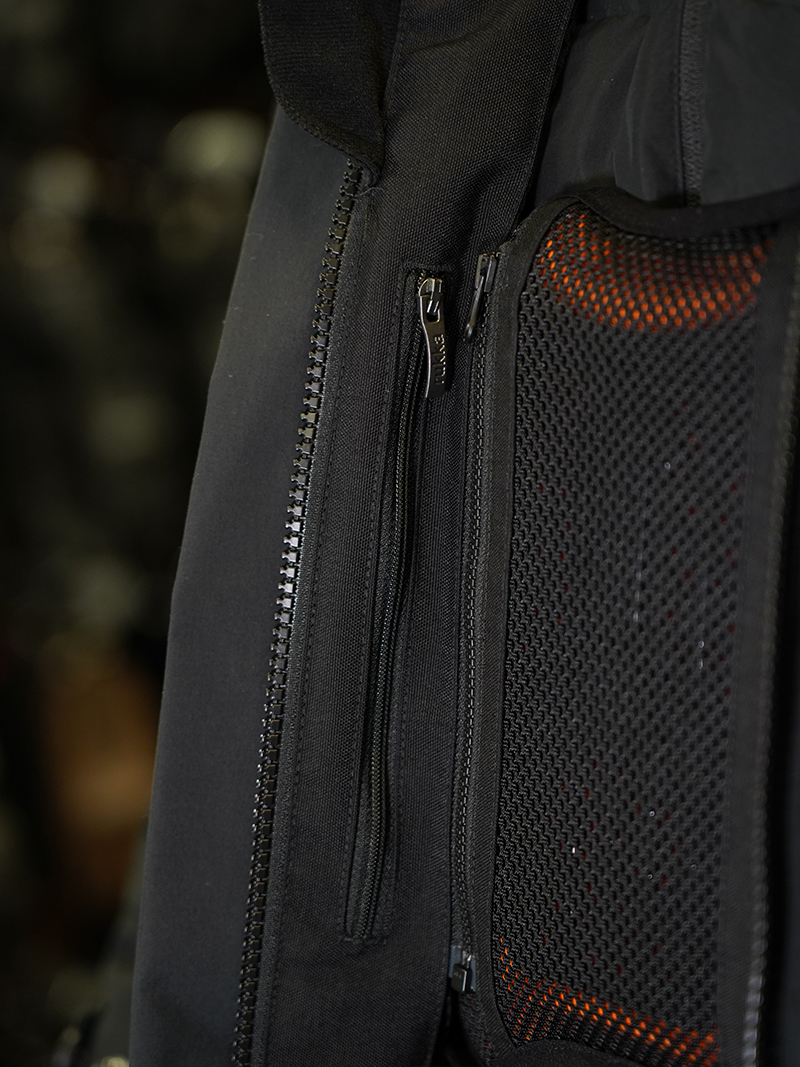 Rukka Nivala 3 chest protector and pocket